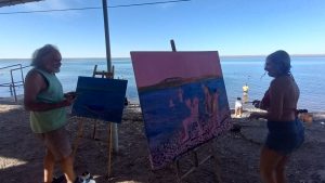 Una artista neuquina ganó la primera edición de Pintalago, a orillas del Lago Pellegrini