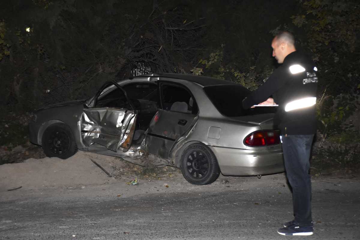 El automóvil terminó con uno de sus laterales totalmente destruido. foto: Andrés Maripe.