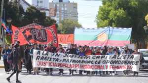 Organizaciones sociales se movilizaron en contra de la «criminalización gremial» en Roca