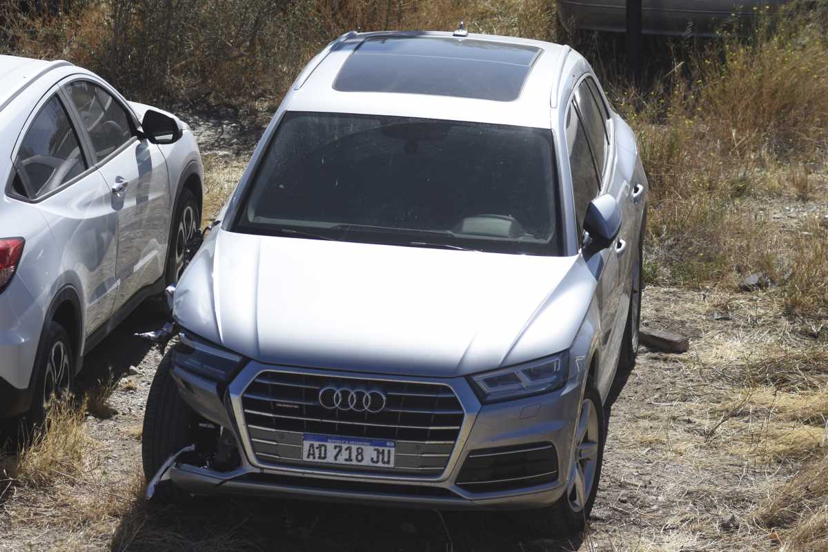 El auto del dirigente fue secuestrado y se encuentra en el Parque Judicial, en la zona noreste de Roca. foto: Juan Thomes.