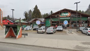 Robaron un supermercado en el oeste de Bariloche y se llevaron 400 mil pesos