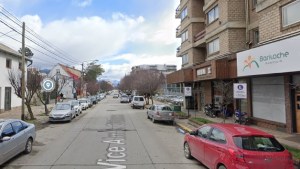 Un inspector de Bariloche advirtió a un camionero que no podía estar en doble fila y fue agredido