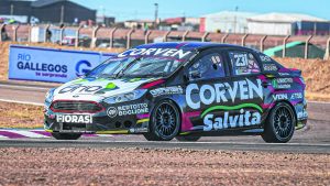 Manu Urcera se lució con una gran vuelta y se adueñó de la pole del Turismo Nacional