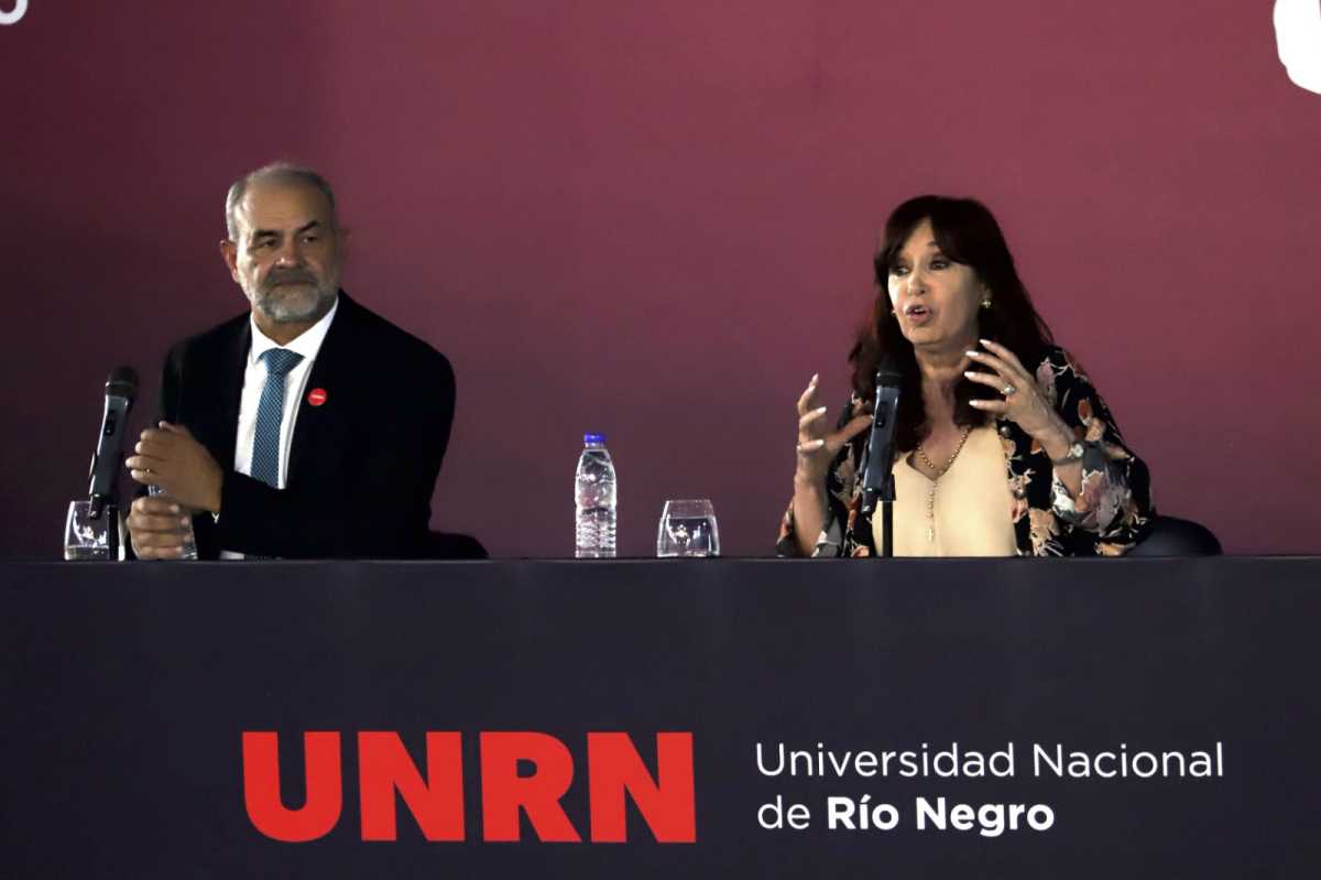 La vicepresidenta reaparecerá en público para brindar una conferencia tras su presentación en la Universidad de Río Negro. Foto Marcelo Ochoa.