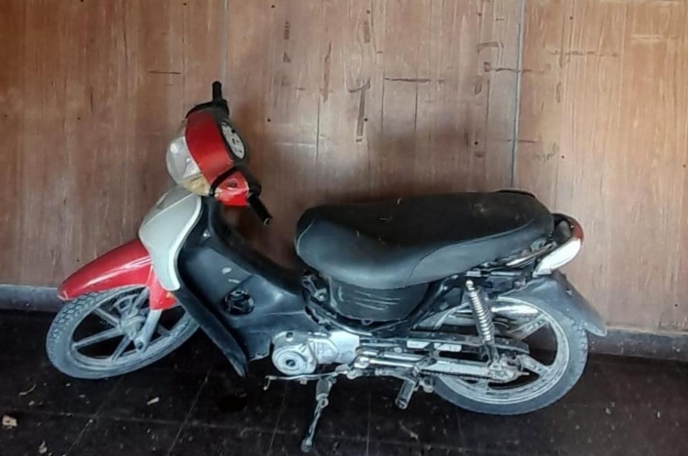 La moto 110 cc. fue recuperada en Barrio Nuevo. Foto gentileza