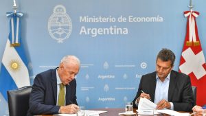 Argentina firmó un convenio con Suiza por la deuda