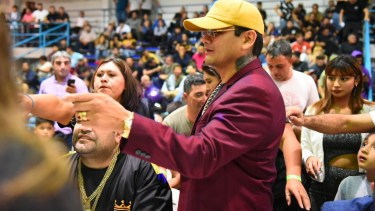 El Chino acompañó un combate regional el sábado en Roca. Foto Manantial Deportivo 