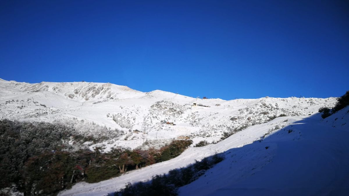 La zona cordillerana de Neuquén y Río Negro registra precipitaciones y nevadas desde las últimas horas. Foto: gentileza.-