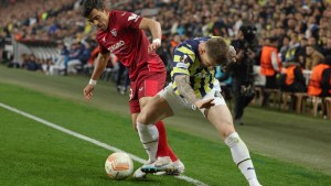 Con Acuña todo el partido, Sevilla se metió en cuartos de Europa League