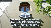 Imagen de Tras la polémica, Neuquén acatará al Banco Central y pagará deuda con dólares propios