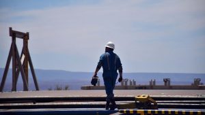 Petroleros de Chubut en paro total de actividades tras la muerte de un operario