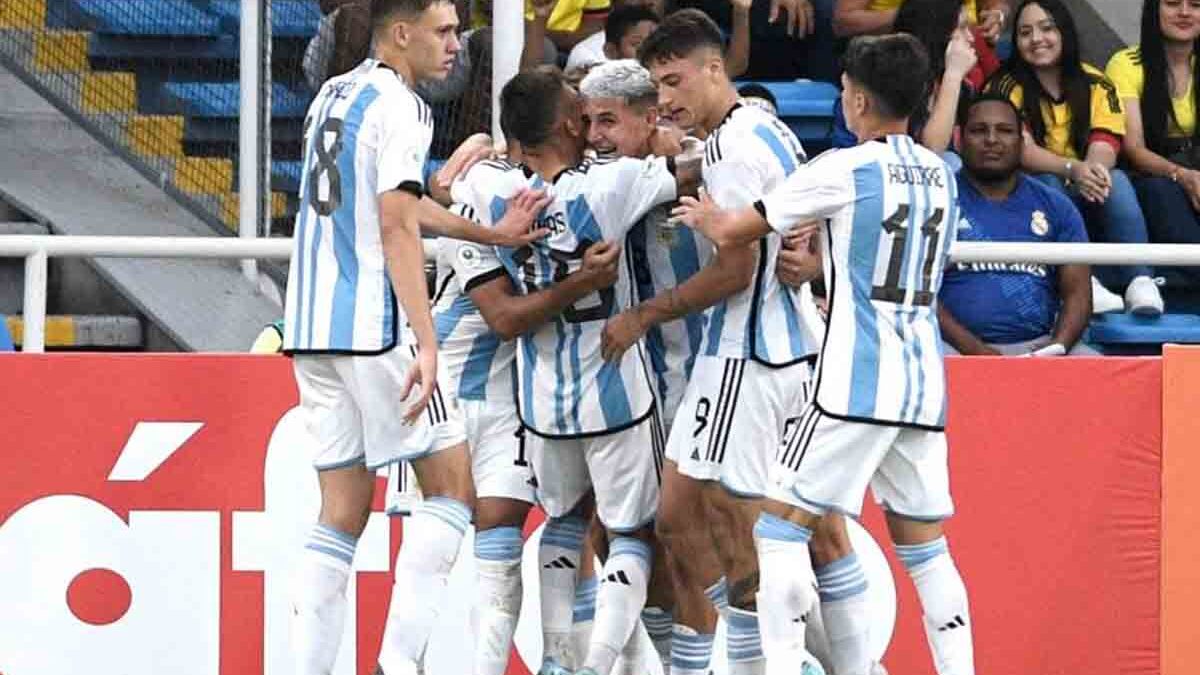 La selección Sub 20 de la Argentina quedó eliminada en el Sudamericano pero podría jugar el Mundial ante la baja de Indonesia.