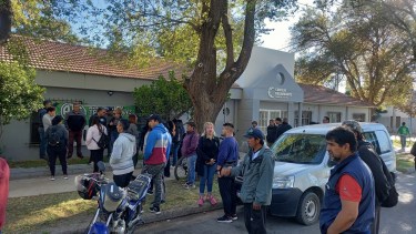 ATE Plottier encerró por nueve horas a los concejales y destrabó el pago del bono municipal