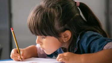 La Ayuda Escolar implica un ingreso de dinero para aquellas familias que acrediten la asistencia de sus hijos a clase.-