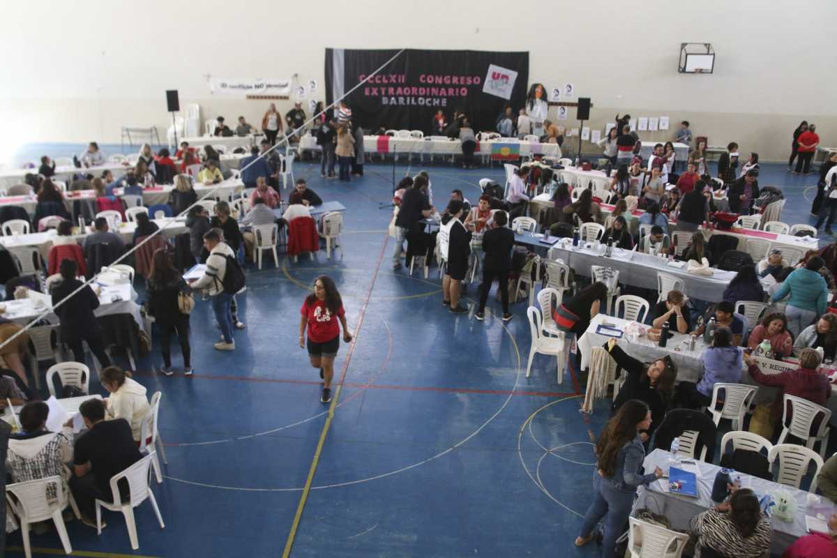 En Bariloche se hizo a principios de este mes un Congreso Provincial de la Unter donde perdió la propuesta de la continuidad del paro docente por escaso margen. (Foto de archivo Chino Leiva)