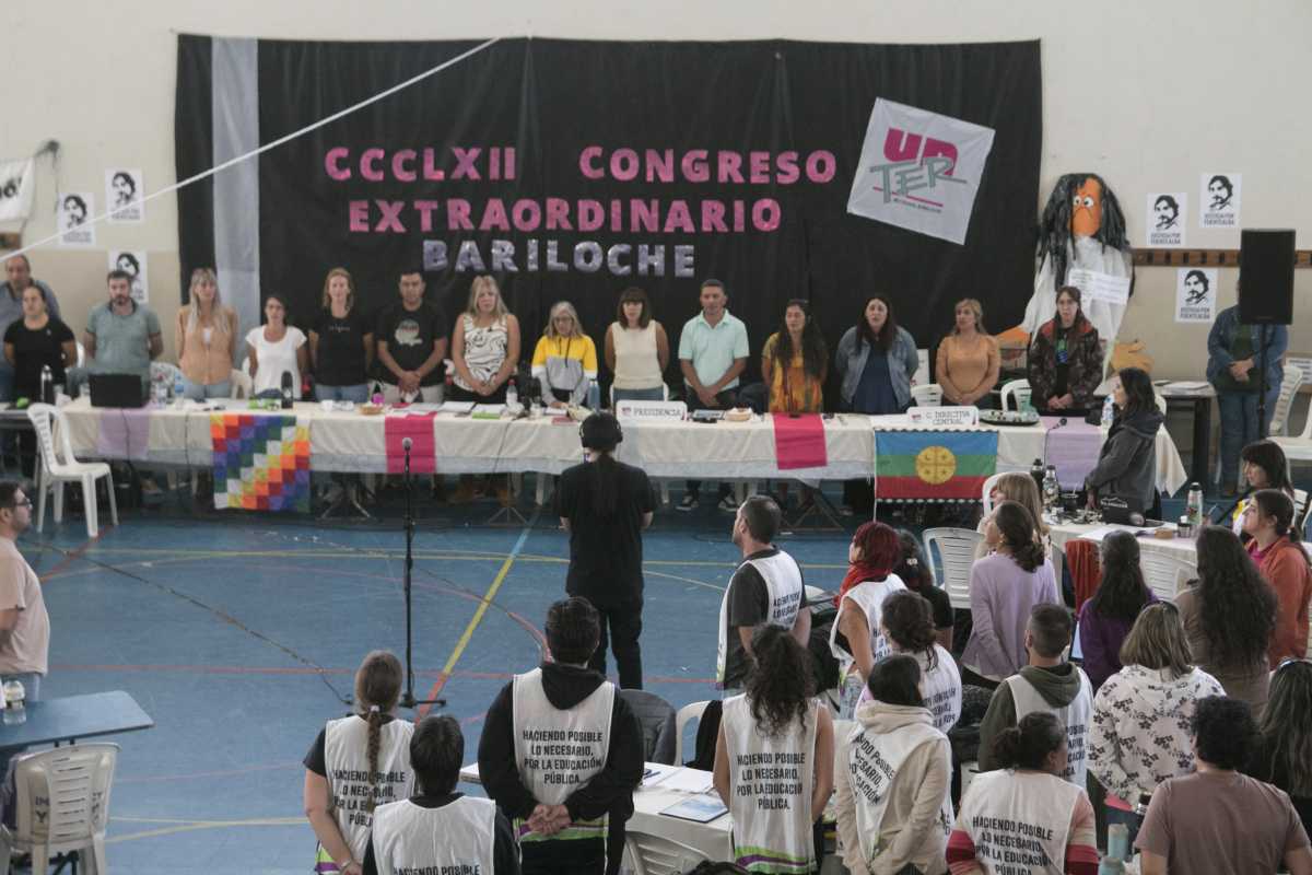 Cientos de docentes participan del Congreso Extraordinario convocado por la Unter este miércoles en Bariloche. (foto Alfredo Leiva)