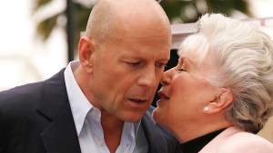 Bruce Willis ya no reconoce a su madre y tiene un comportamiento agresivo: “No puede tener una charla normal”