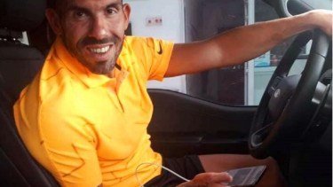 Carlos Tevez en Neuquén: el ídolo de Boca estuvo en Chos Malal y no pasó desapercibido. Foto: Fm Patagonia