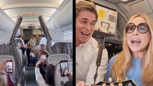Video: Carlos Baute y Marta Sánchez sorprendieron cantando durante un vuelo