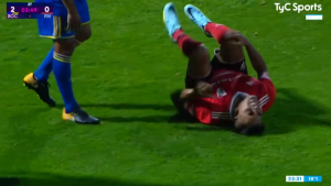 Video: la tremenda patada del Chelo Delgado en el superclásico senior jugado en Jujuy