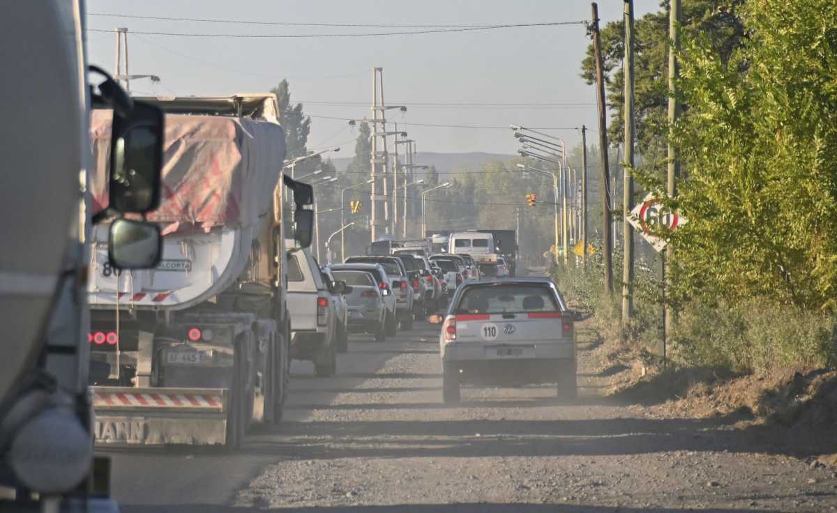 Por la falta de inversiones el tránsito de Cipolletti es un caos ...