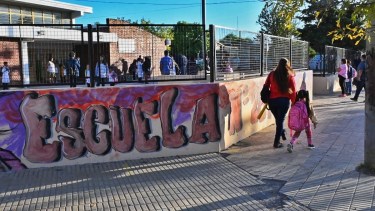 El regreso a clases en la capital provincial. Fotos: Marcelo Ochoa.