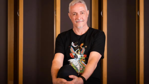 Pedro Aznar llega este fin de semana a la región para presentar «El mundo no se hizo en dos días»