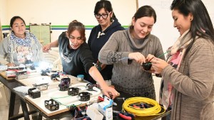 Comienzan los cursos de oficios para jóvenes mujeres en Cipolletti