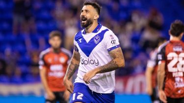 Pratto abrió el marcador en la goleada de Vélez.