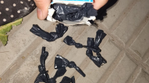 Imagen de Caminaba por el centro de Roca con 30 dosis de cocaína y lo detuvieron