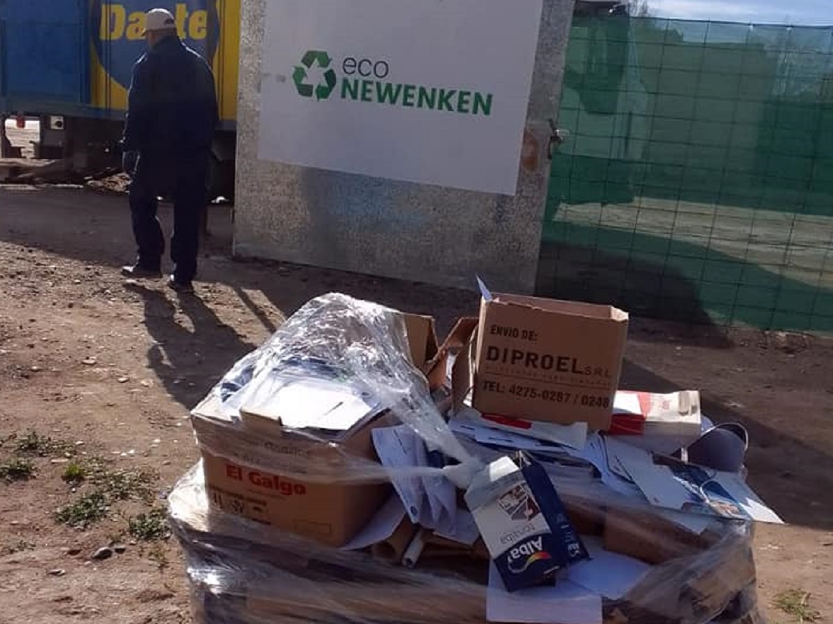 EcoNewenken  recibe materiales para clasificar y reciclar como papel, cartón, plástico, nylon, latas de aluminio, tetrabrik y vidrio. Foto: https://www.facebook.com/Econewenken2021