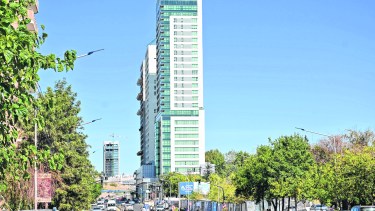 La avenida Leloir y su continuidad en Doctor Ramón albergan las inversiones en altura de mayores dimensiones en el alto de Neuquén y su valor inmobiliario es elevado en dólares.