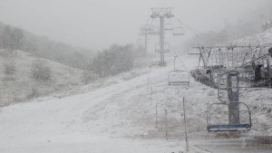 Video: mirá qué belleza la primera nevada de otoño en este centro de esquí de la Patagonia