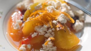 De postre preparamos frutas asadas y ricota