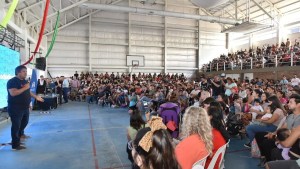 Sortearon lotes con servicios para jóvenes en Neuquén, el municipio prometió entregar más
