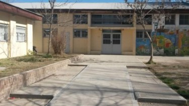 Padres reclaman que sus hijos llevan un mes sin clases por falta de transporte Escolar. Foto: Gentileza