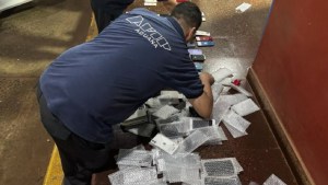 Secuestran en la Aduana 116 iPhones que intentaban ingresar desde Paraguay en un auto