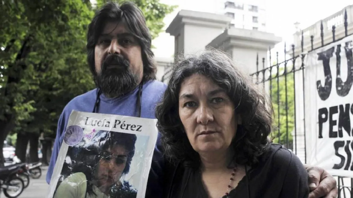 Los padres de Lucía Pérez  y los imputados tendrán que esperar varios días más de los previstos para conocer la sentencia. Foto Archivo.