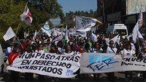 Unos cuatro mil docentes de Río Negro marcharon en Viedma y ratificaron el paro
