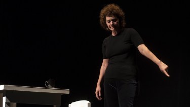 La actriz María Onetto, dueña de una extrema sensibilidad interpretativa que mostró en cine, teatro y televisión, falleció hoy a los 56 años con todavía un largo camino por recorrer para seguir demostrando su talento.