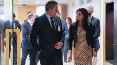 Sergio Massa y Gita Gopinath, Subdirectora Gerente del organismo, en la reunión previa al encuentro del Directorio del organismo.
