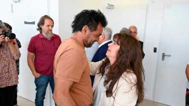 Sandra y el hermano de Carlos Fuentealba, Ricardo. (Foto: Florencia Salto)