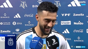 Nicolás González: «Cada vez que Messi toca la pelota la hace sonreír»