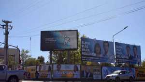Elecciones en Neuquén: el detrás de escena del millonario negocio de los carteles de campaña