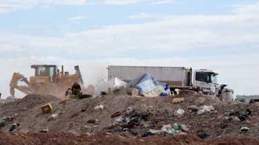 La nueva administración deberá garantizar la generación de biogas, entre otras condiciones. Foto Matías Subat.