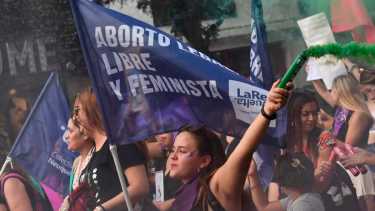 Masiva marcha por el 8M en Neuquén, el recorrido por las calles de la ciudad en imágenes. Foto: Matías Subat