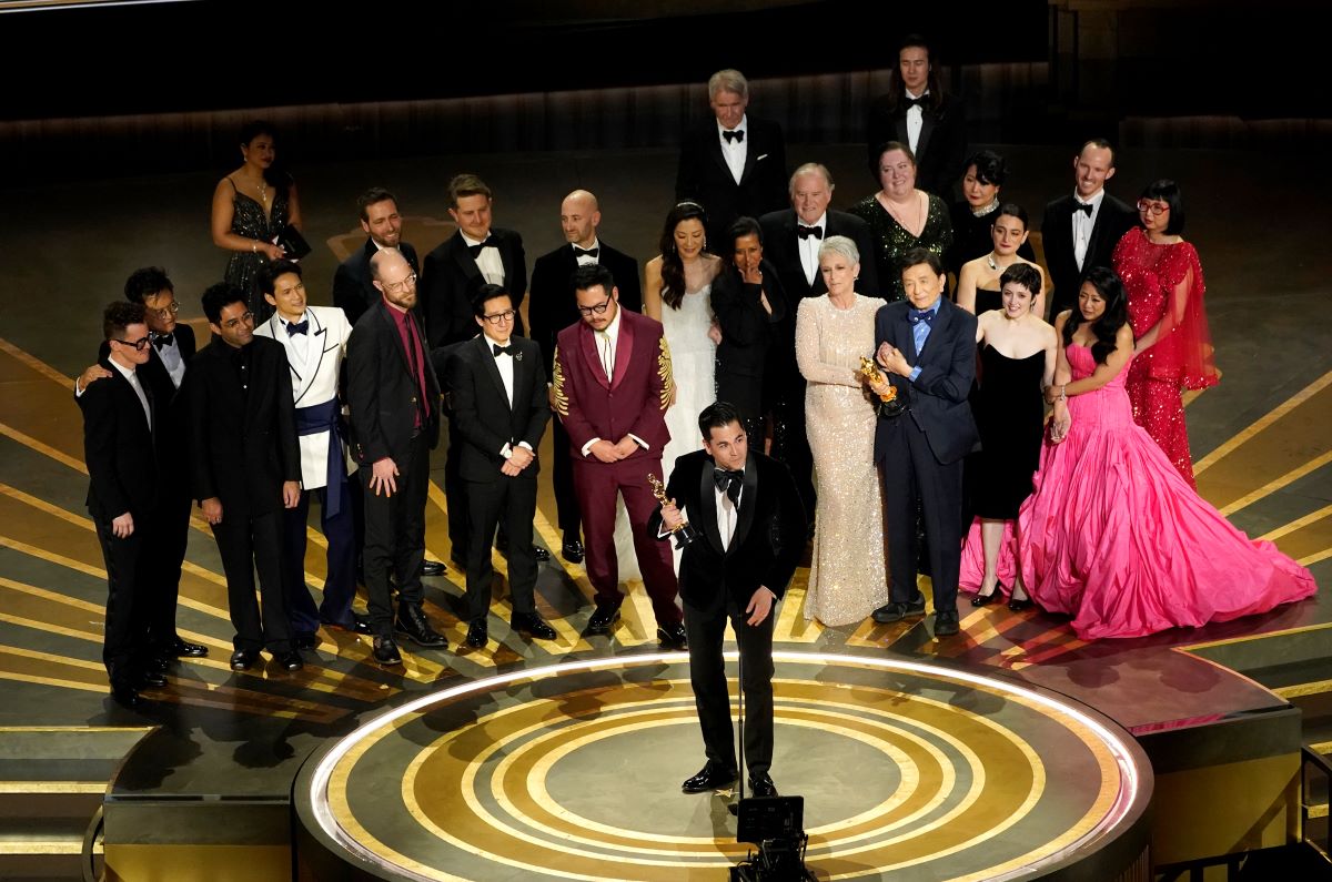 "Todo en todas partes al mismo tiempo", la ganadora en los Premios Oscar 2023. Foto: Chris Pizzello / AP.