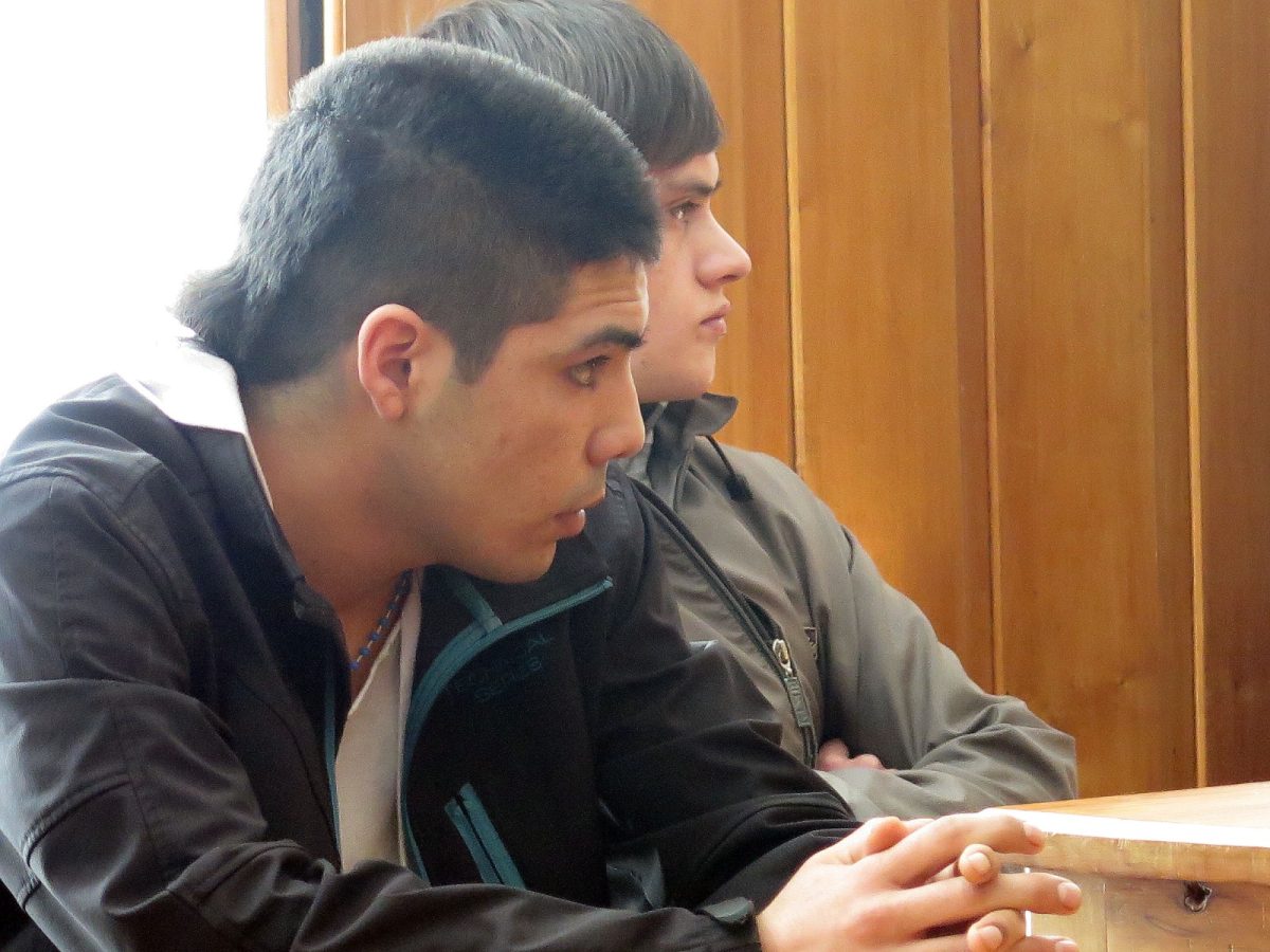 Jonathan Parra y José Luis Aguilera fueron condenados en 2015 por un tribunal de Bariloche a 22 años de prisión por el homicidio de Ulises Paillalef. (Foto de archivo)