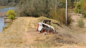 Cinco Saltos ya prepara el terreno para el nuevo paseo costero