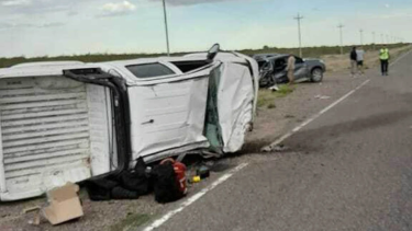 Los vehículos quedaron destrozados tras el impacto ocurrido en la Ruta Nacional 250. foto: gentileza.